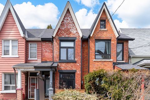 36 Golden Avenue Toronto ON M6R 2J4