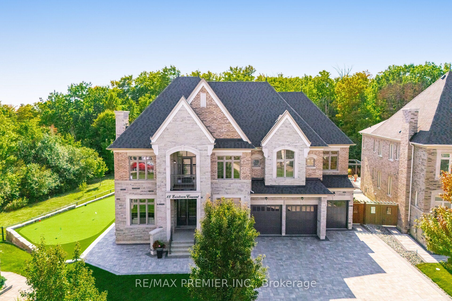 18 Erintown Crescent