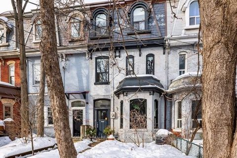 46 Phoebe Street Toronto ON M5T 1A9