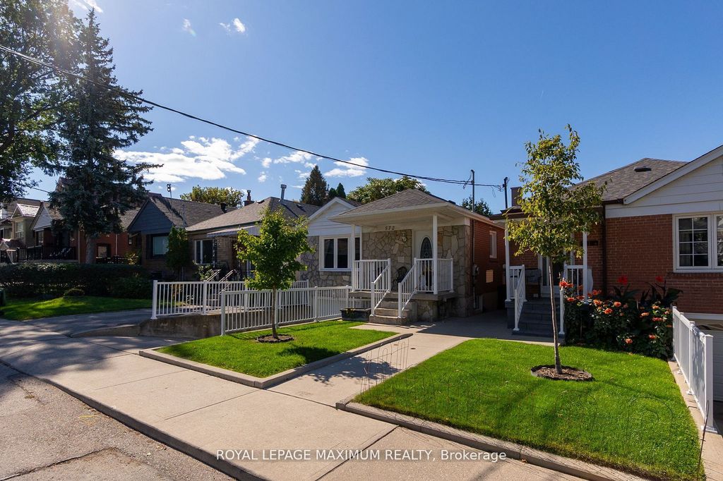 Photo of 572 Northcliffe Boulevard, Toronto, ON M6E 3L7 (MLS # C12796682)