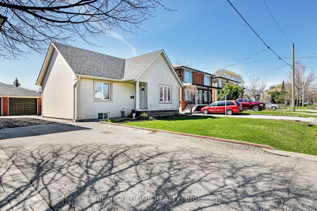 Photo of 25 Burlingame Road, Toronto, ON M8W 1Y7 (MLS # W13045268)