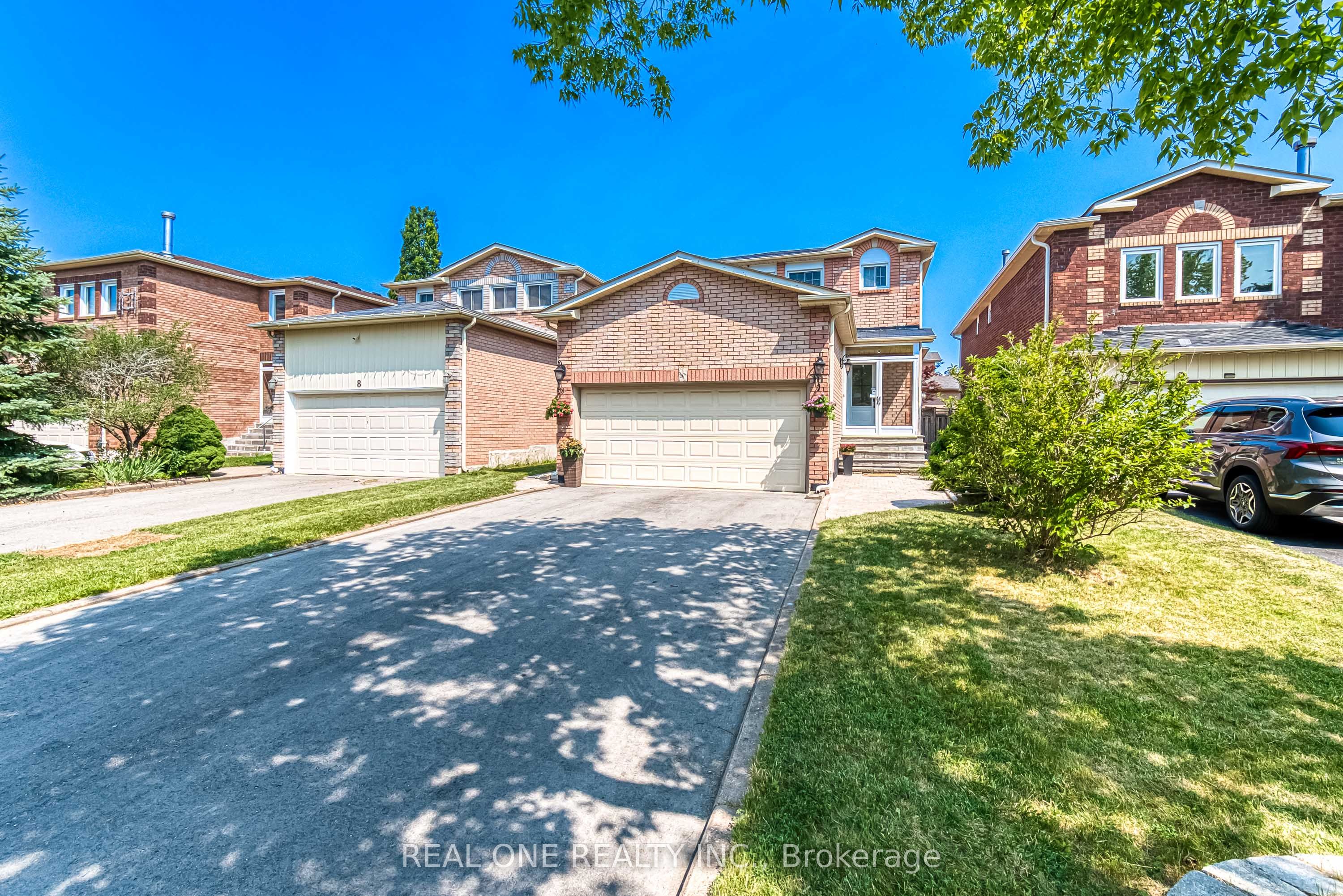 10 Squire Drive