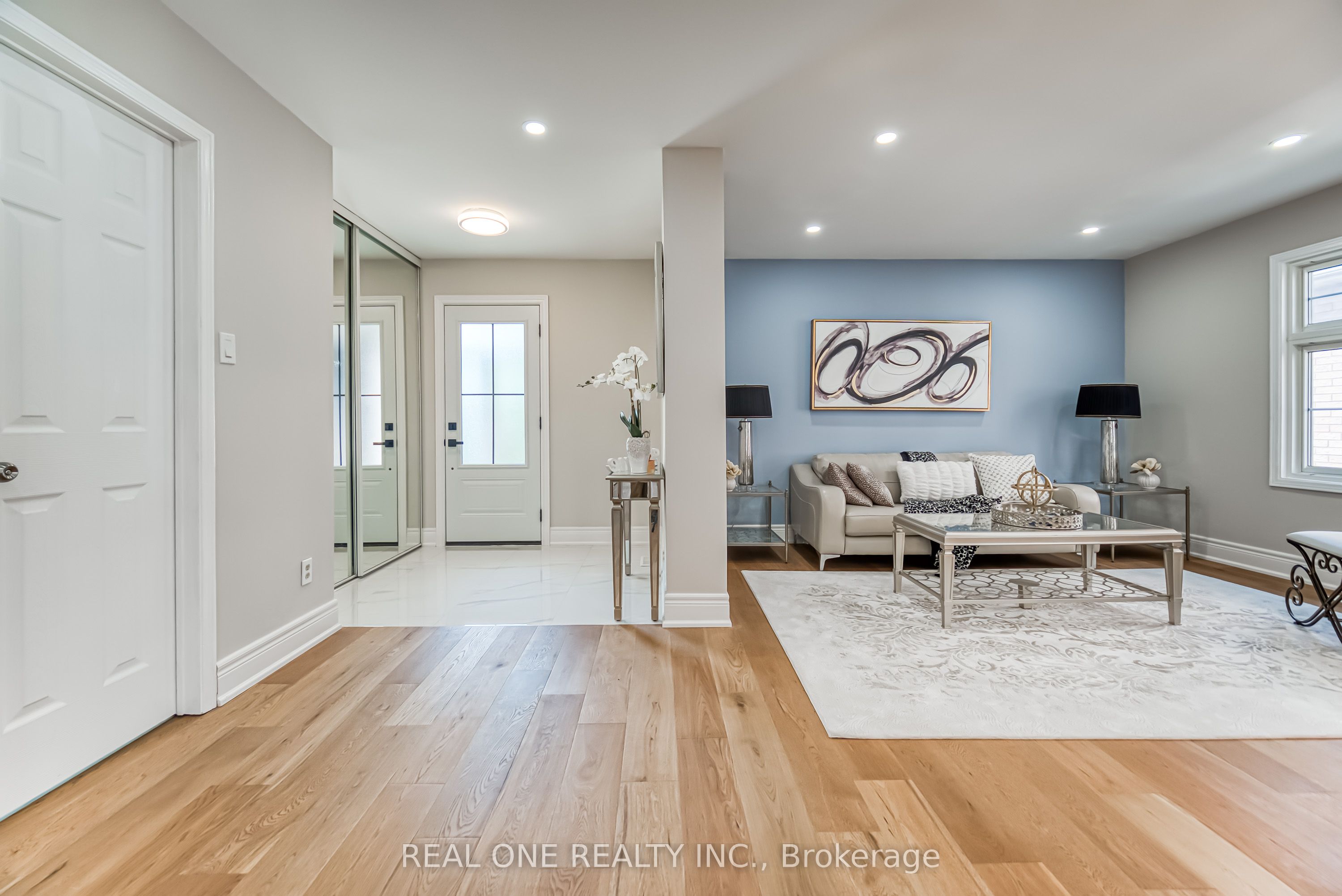 10 Squire Drive