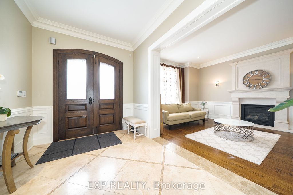 Photo of 58 Spruce Avenue, Richmond Hill, ON L4C 6W1 (MLS # N12768440)