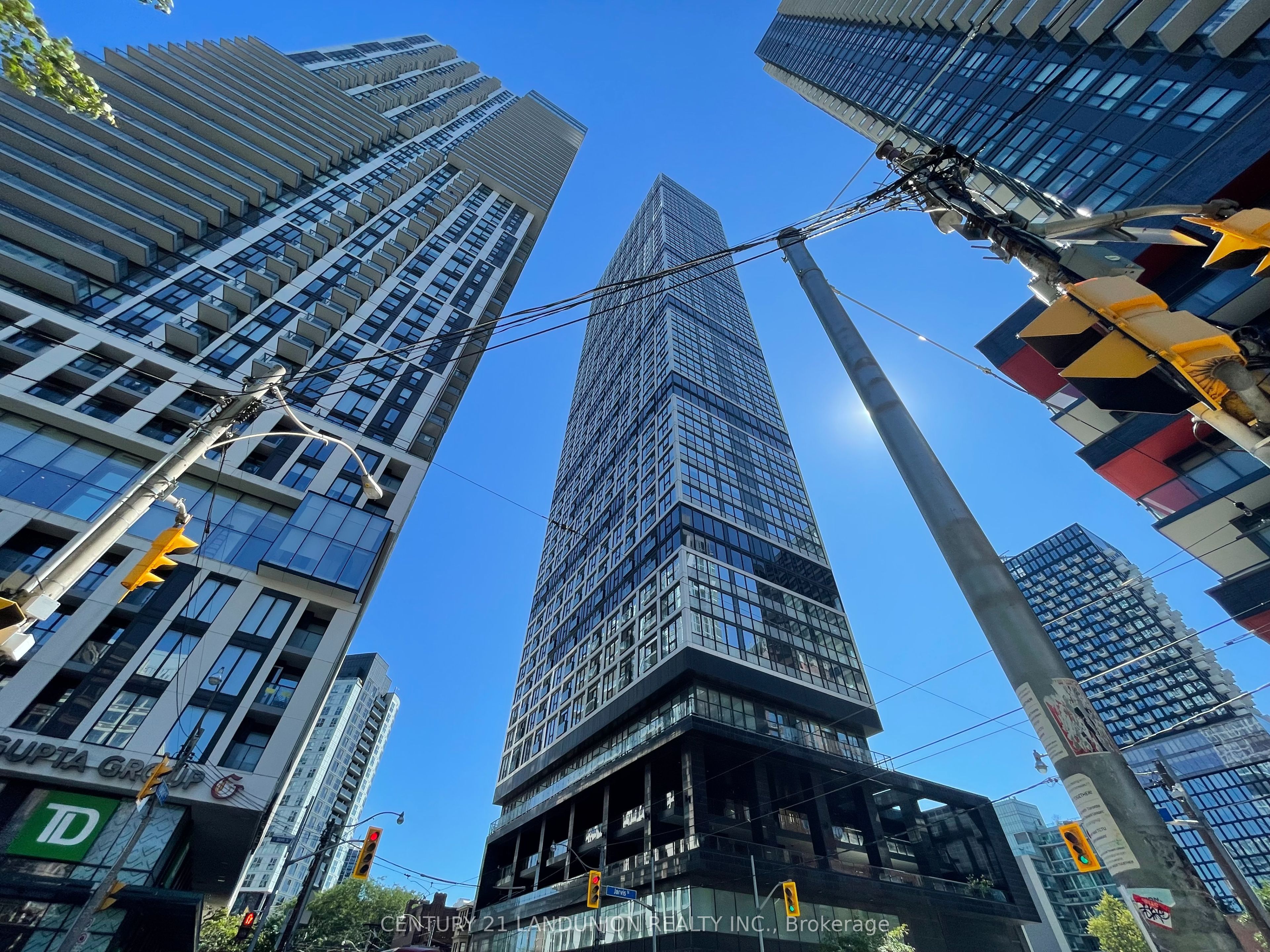 181 Dundas Street E 2905