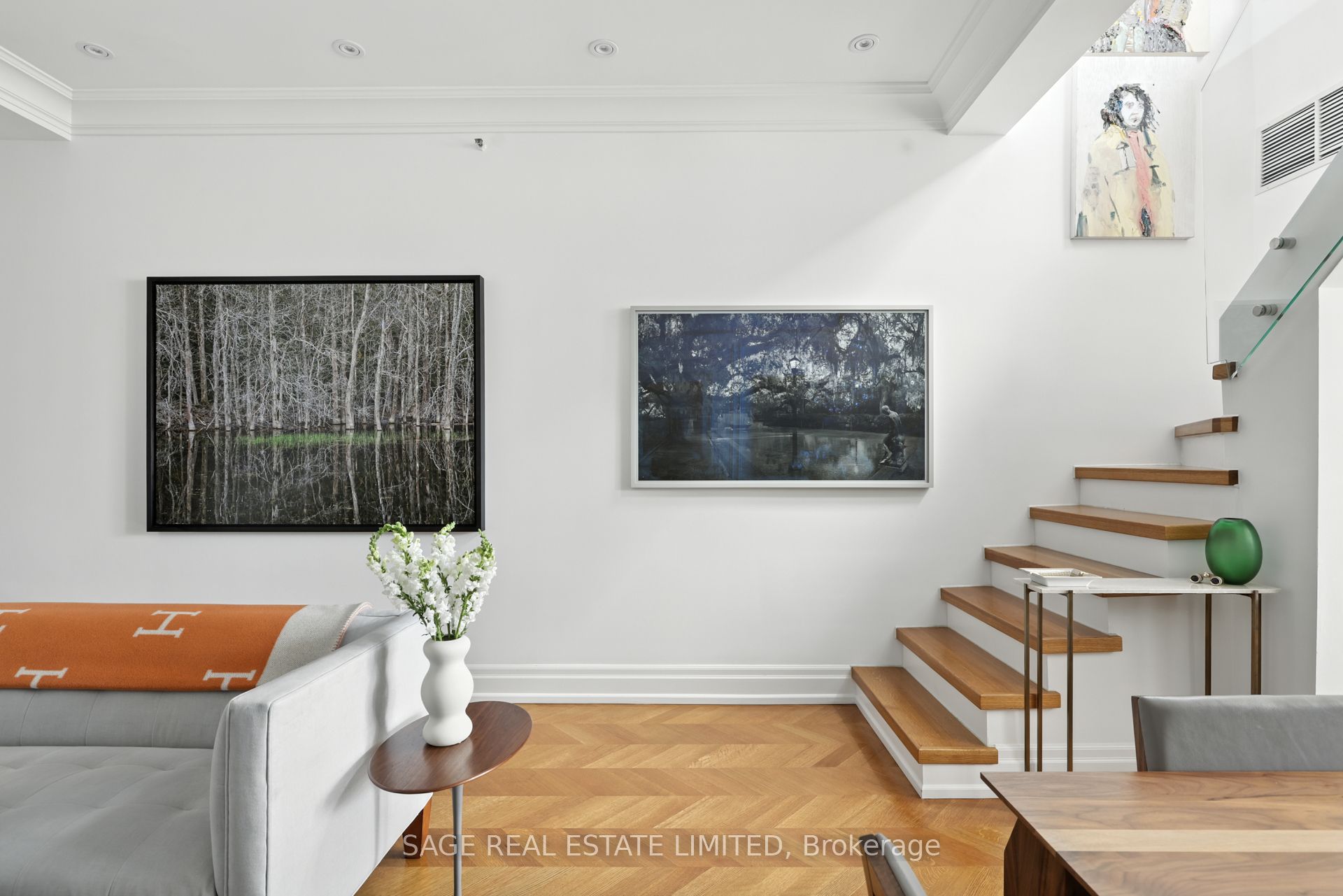 670 Richmond Street W 205