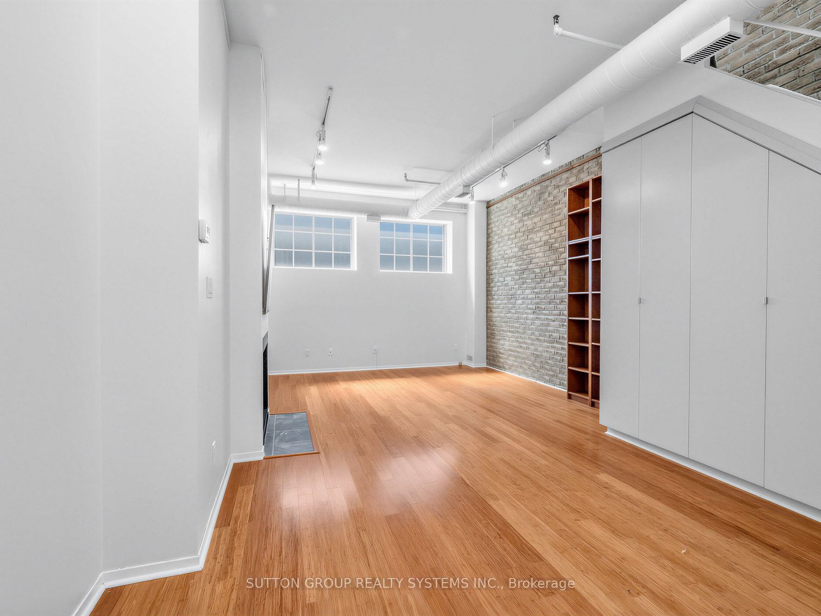 6 Bartlett Avenue W 5