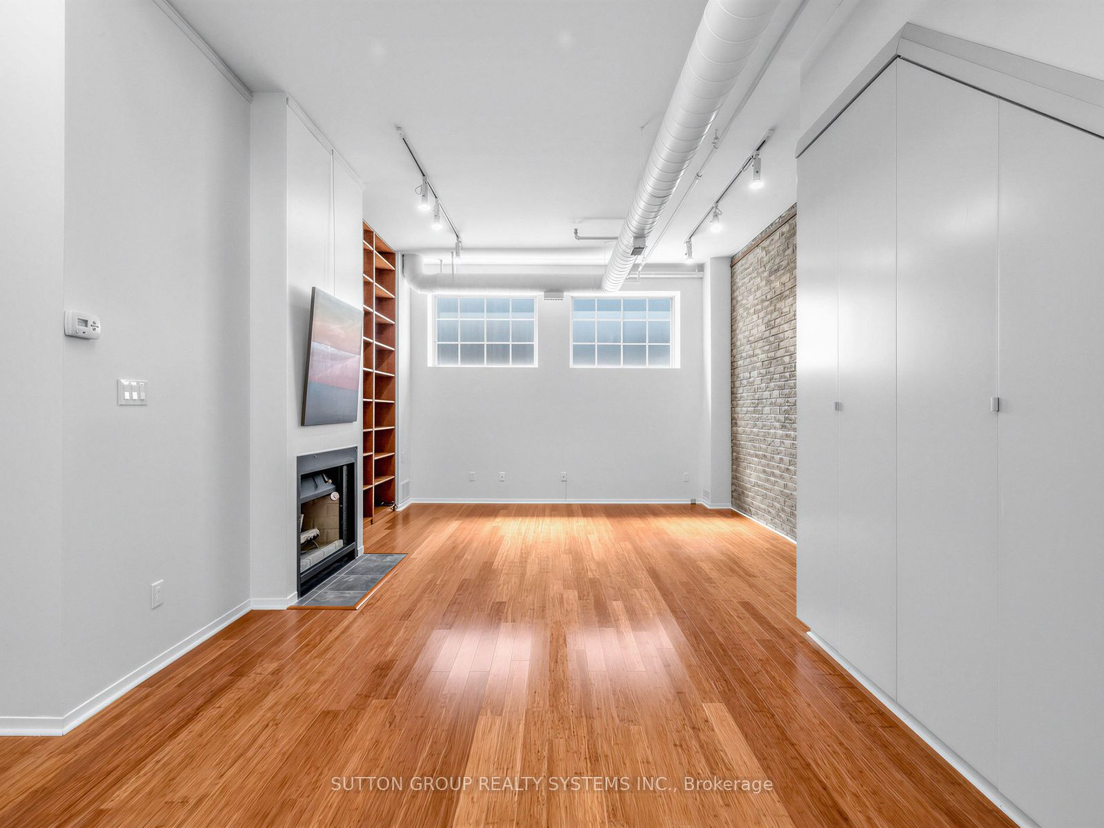 6 Bartlett Avenue W 5