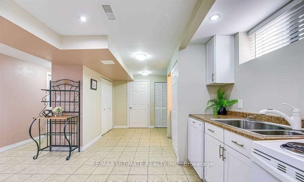 1209 Sixth Line Lower