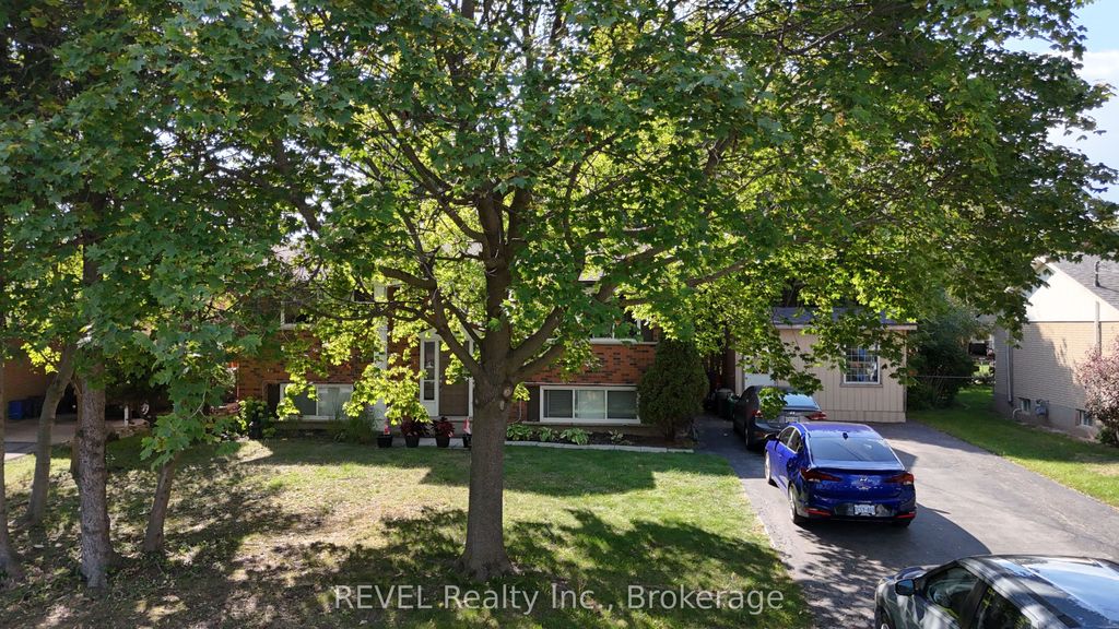 Photo of 747 Parkdale Avenue E, Fort Erie, ON L2A 5B7 (MLS # X12549782)