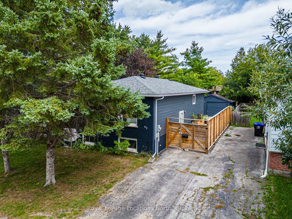 Photo of 47 Courtice Crescent, Collingwood, ON L9Y 4N7 (MLS # S13776254)