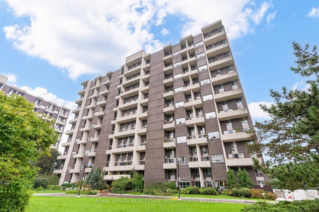 Photo of 35 Ormskirk Avenue #406, Toronto, ON M6S 1A8 (MLS # W13769492)