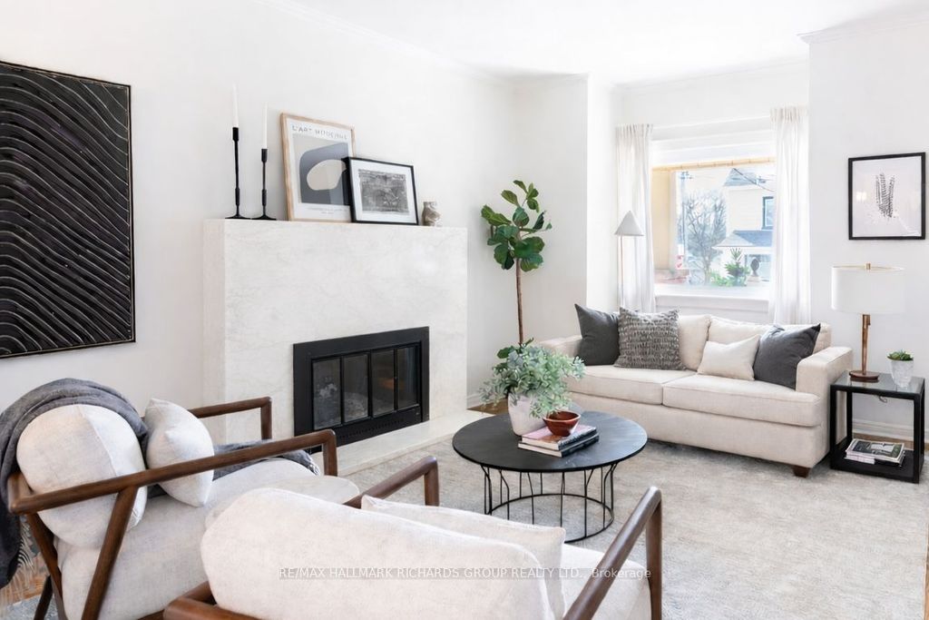 Photo of 20 Juniper Avenue, Toronto, ON M4L 1S2 (MLS # E12996936)