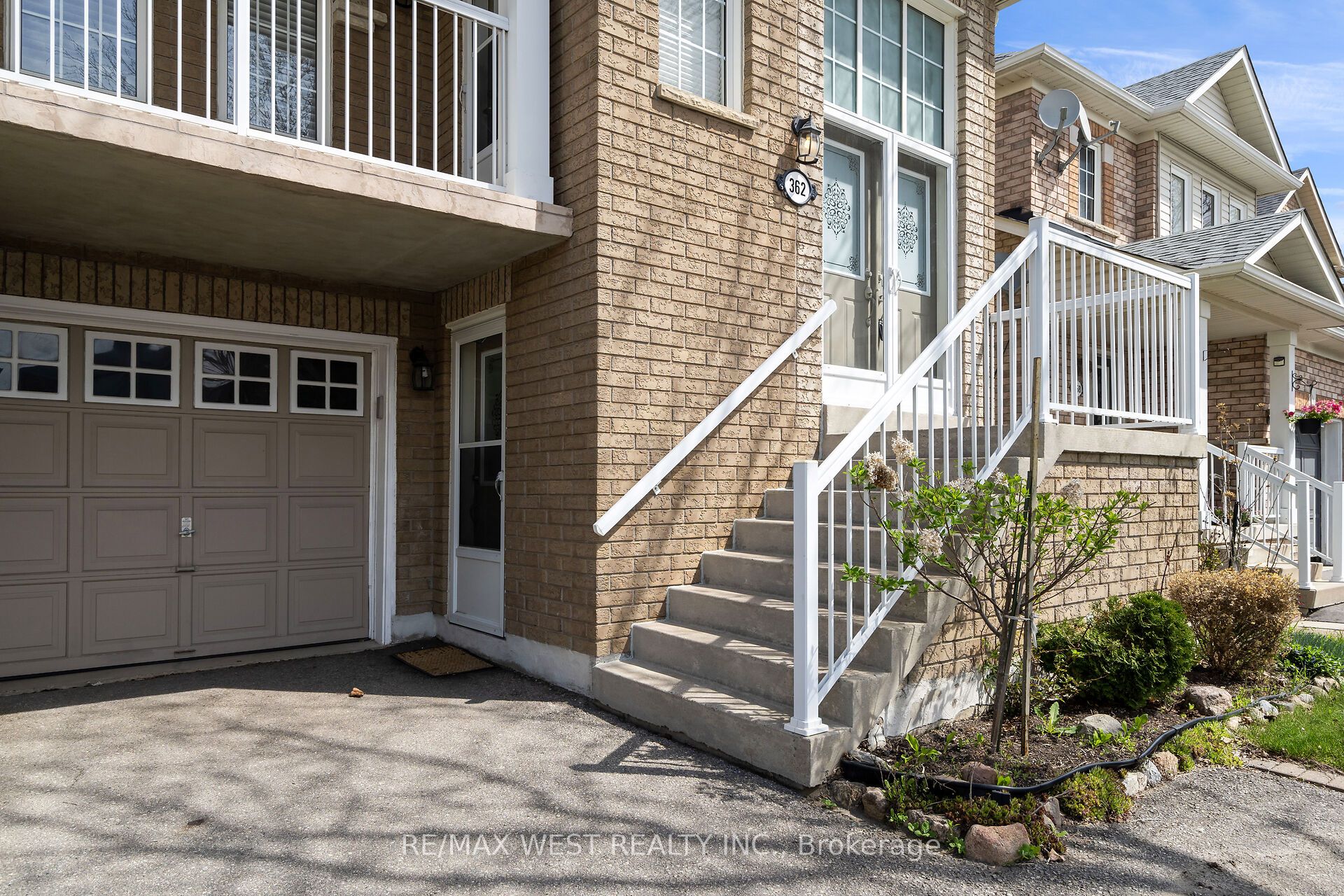 362 Avro Road