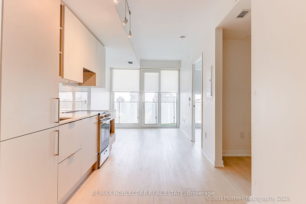 Photo of 3900 Confederation Parkway #2912, Mississauga, ON L5B 0M3 (MLS # W12689336)