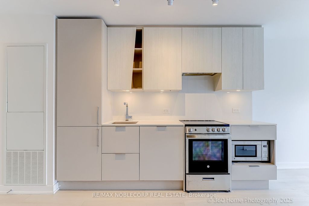 Photo of 3900 Confederation Parkway #2912, Mississauga, ON L5B 0M3 (MLS # W12689336)