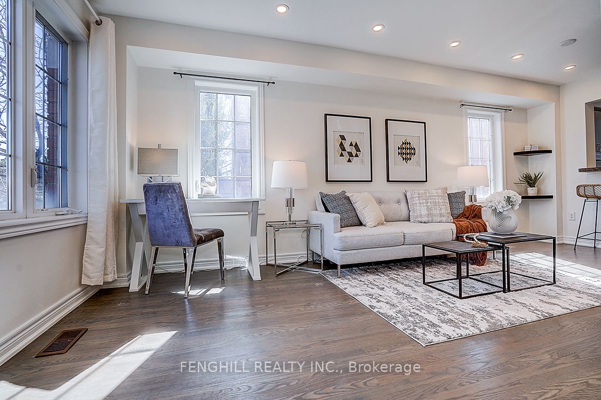 375 White's Hill Avenue