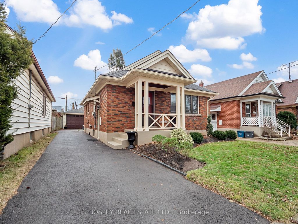 Photo of 30 Spruce Street, St. Catharines, ON L2R 1B5 (MLS # X12691920)