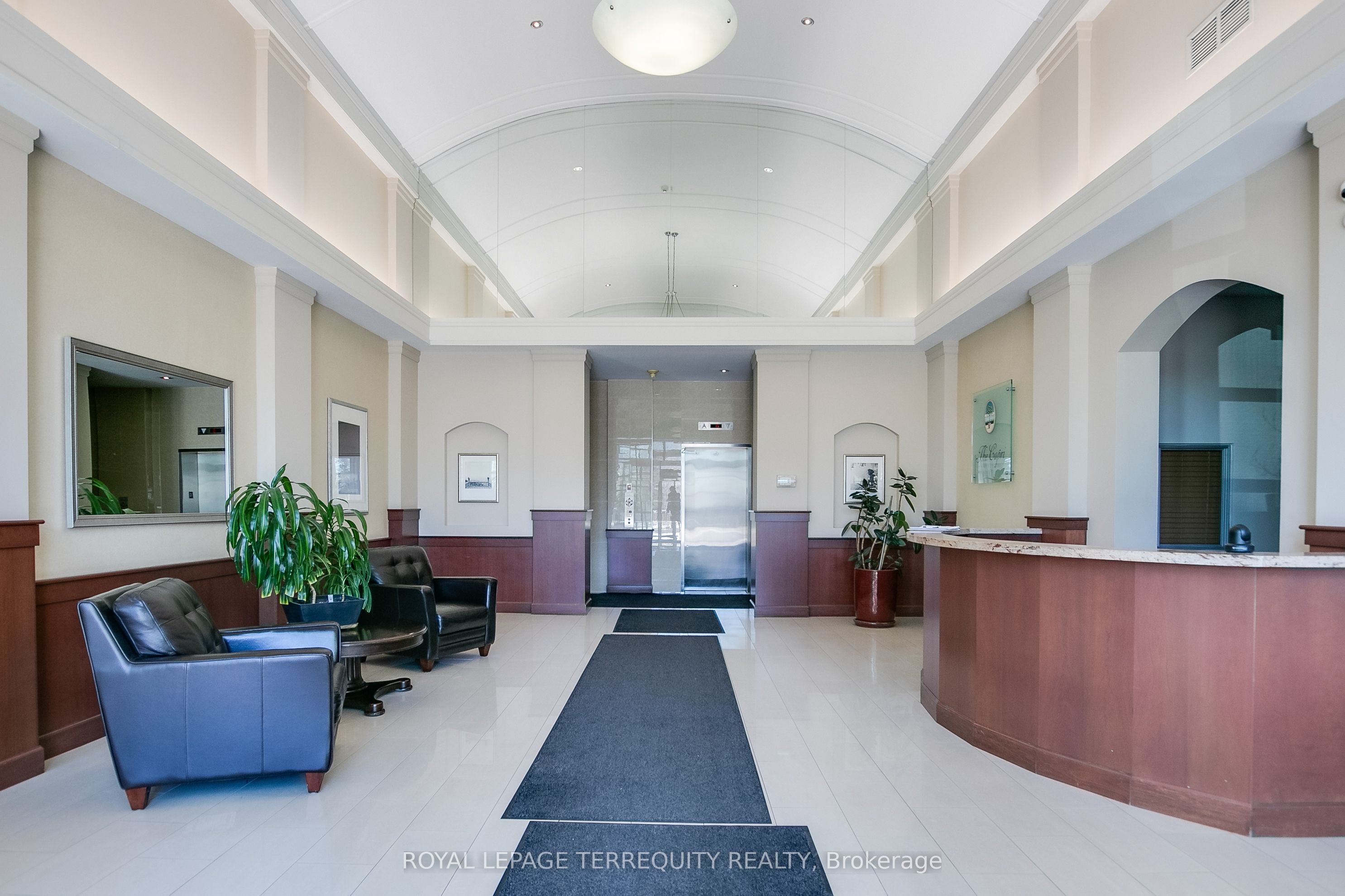 1359 Rathburn Road E 809