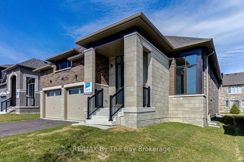 Photo of 17 Sun Valley Avenue, Wasaga Beach, ON L9Z 0N6 (MLS # S13042344)