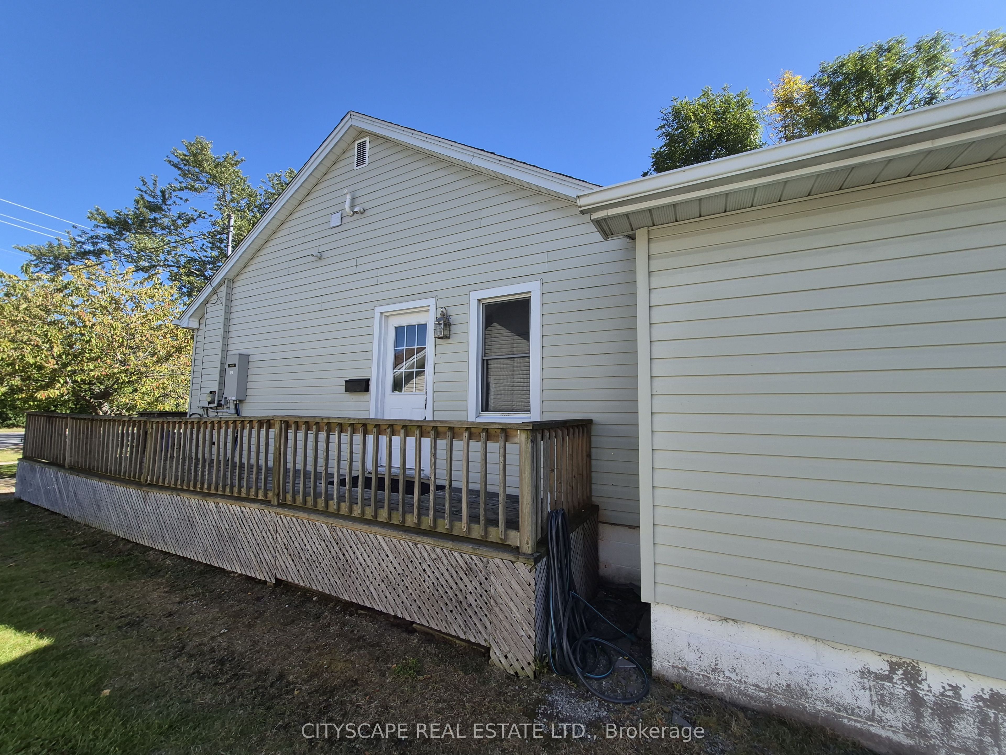725 Dominion Road
