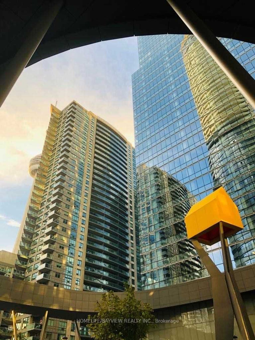 Photo of 12 York Street #1605, Toronto, ON M5J 2Z2 (MLS # C12430995)