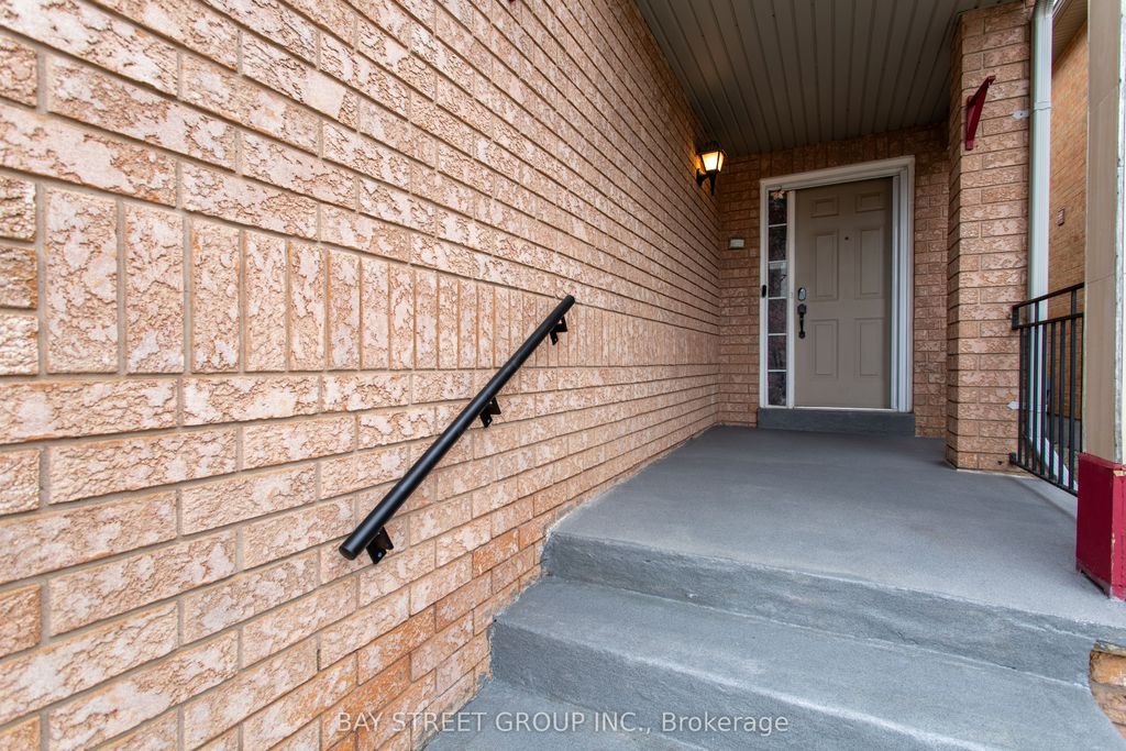Photo of 5 Cedargrove Road, Caledon, ON L7E 2L4 (MLS # W13082214)