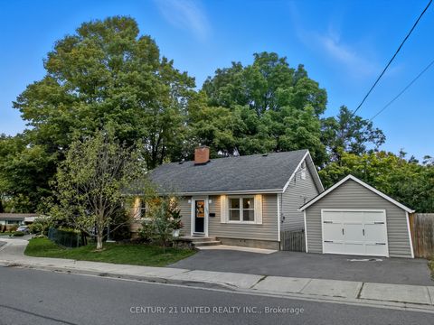 Photo of 141 O'Carroll Avenue, Peterborough, ON K9H 4V2 (MLS # X12469942)