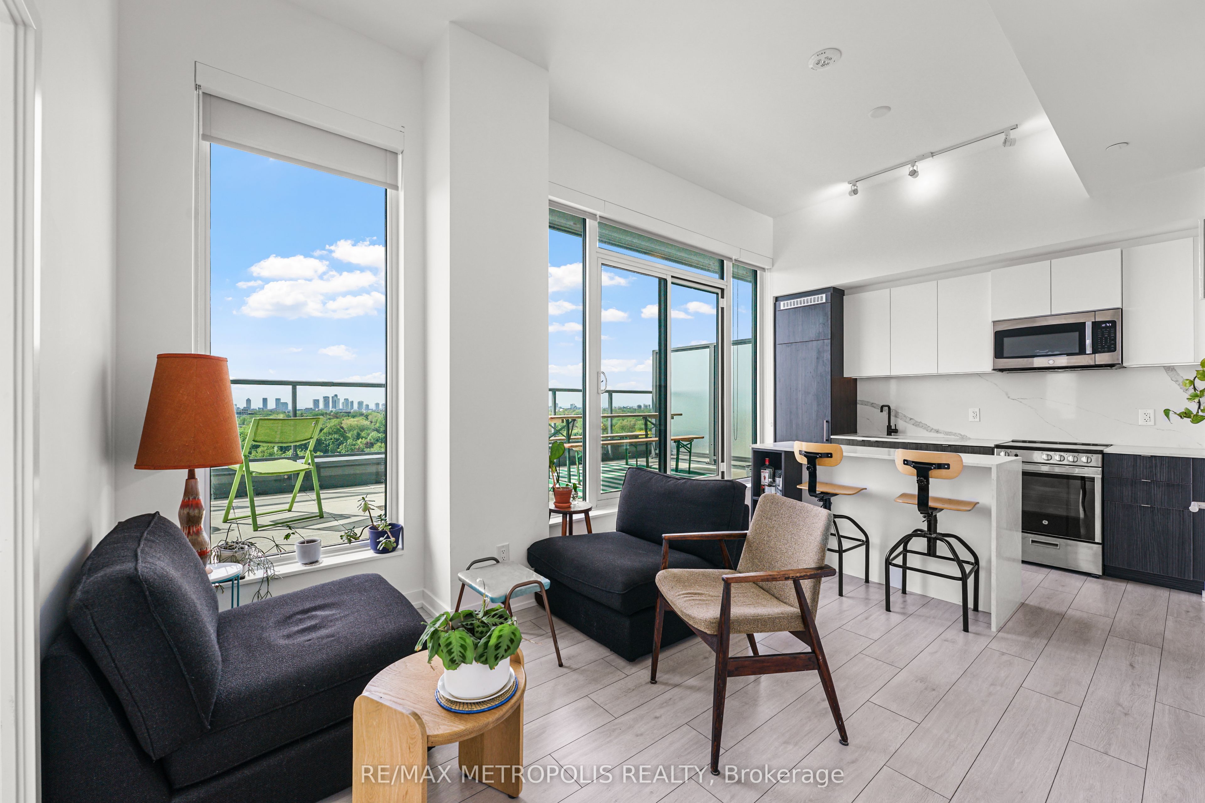 500 Dupont Street 815