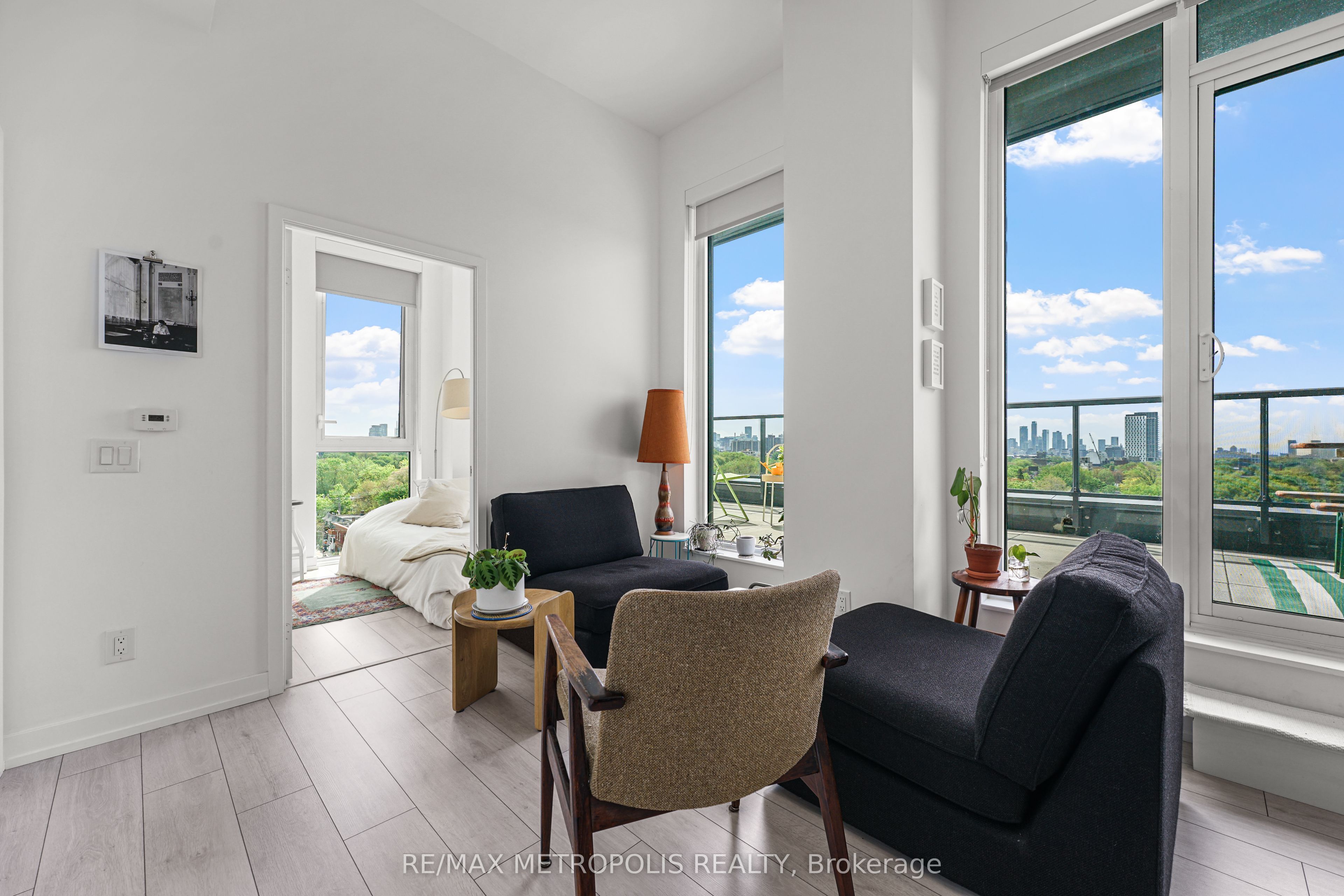 500 Dupont Street 815