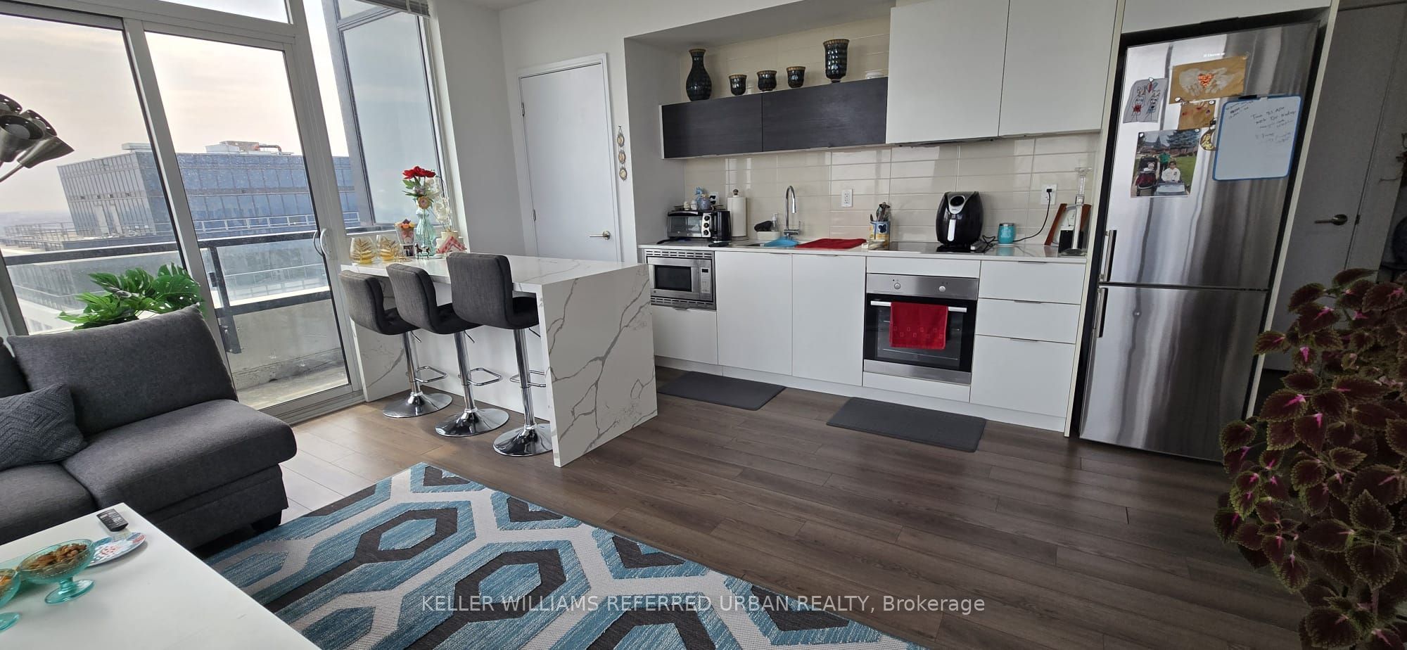 20 Thomas Riley Road 2809 - Main room