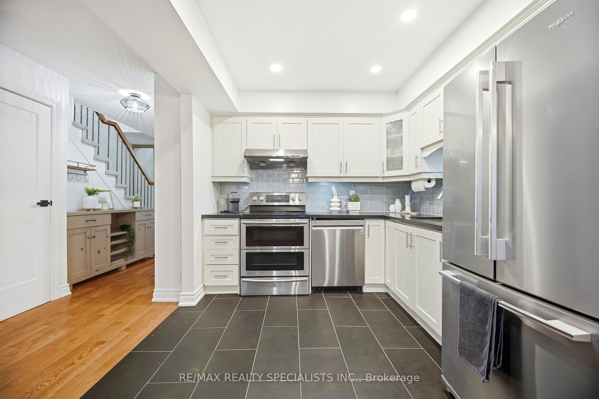 1951 Rathburn Road E 137