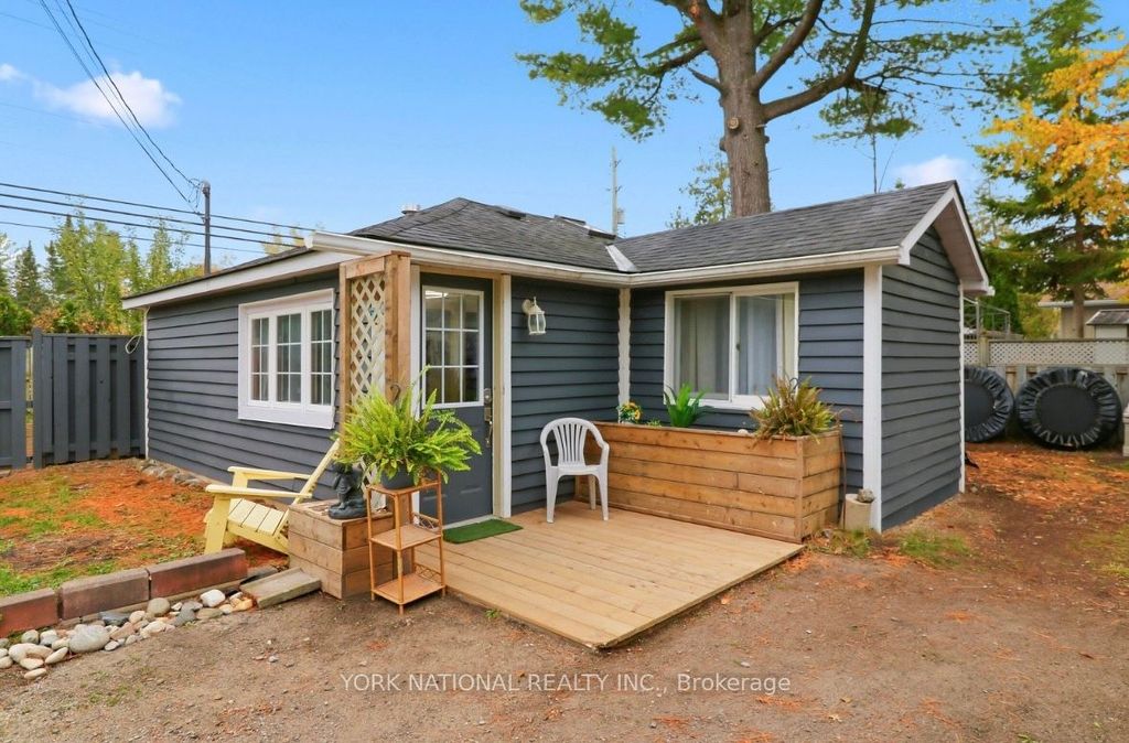 Photo of 72 57th Street N, Wasaga Beach, ON L9Z 1W2 (MLS # S12501220)