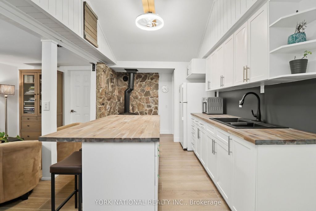 Photo of 72 57th Street N, Wasaga Beach, ON L9Z 1W2 (MLS # S12501220)