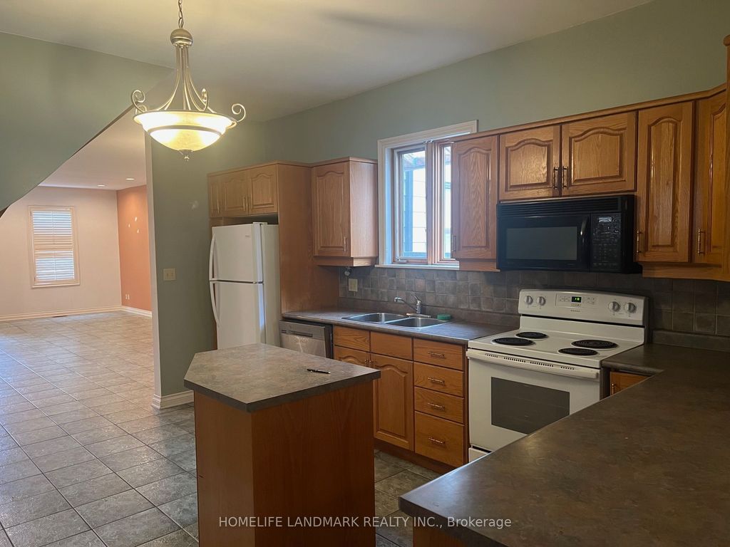 Photo of 231 Clinton Street, Toronto, ON M6G 2Y4 (MLS # C13107898)