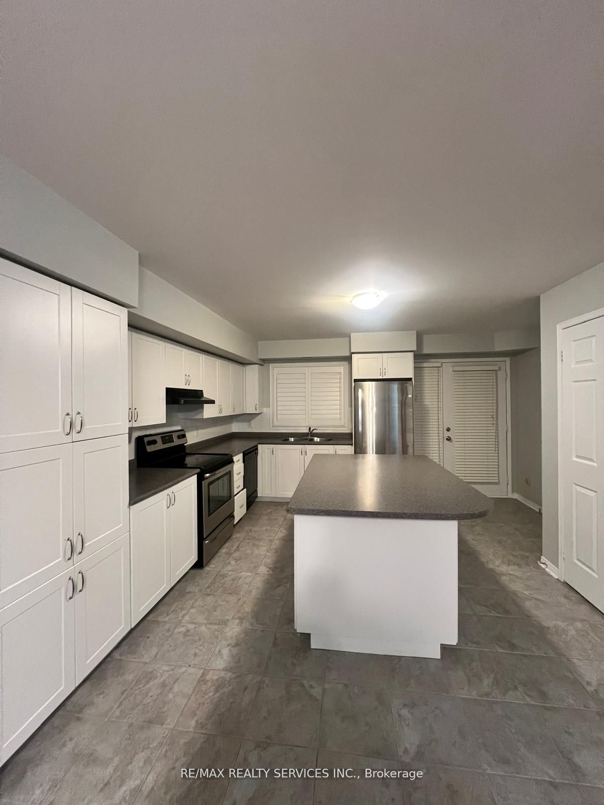 60 Fairwood Circle 97