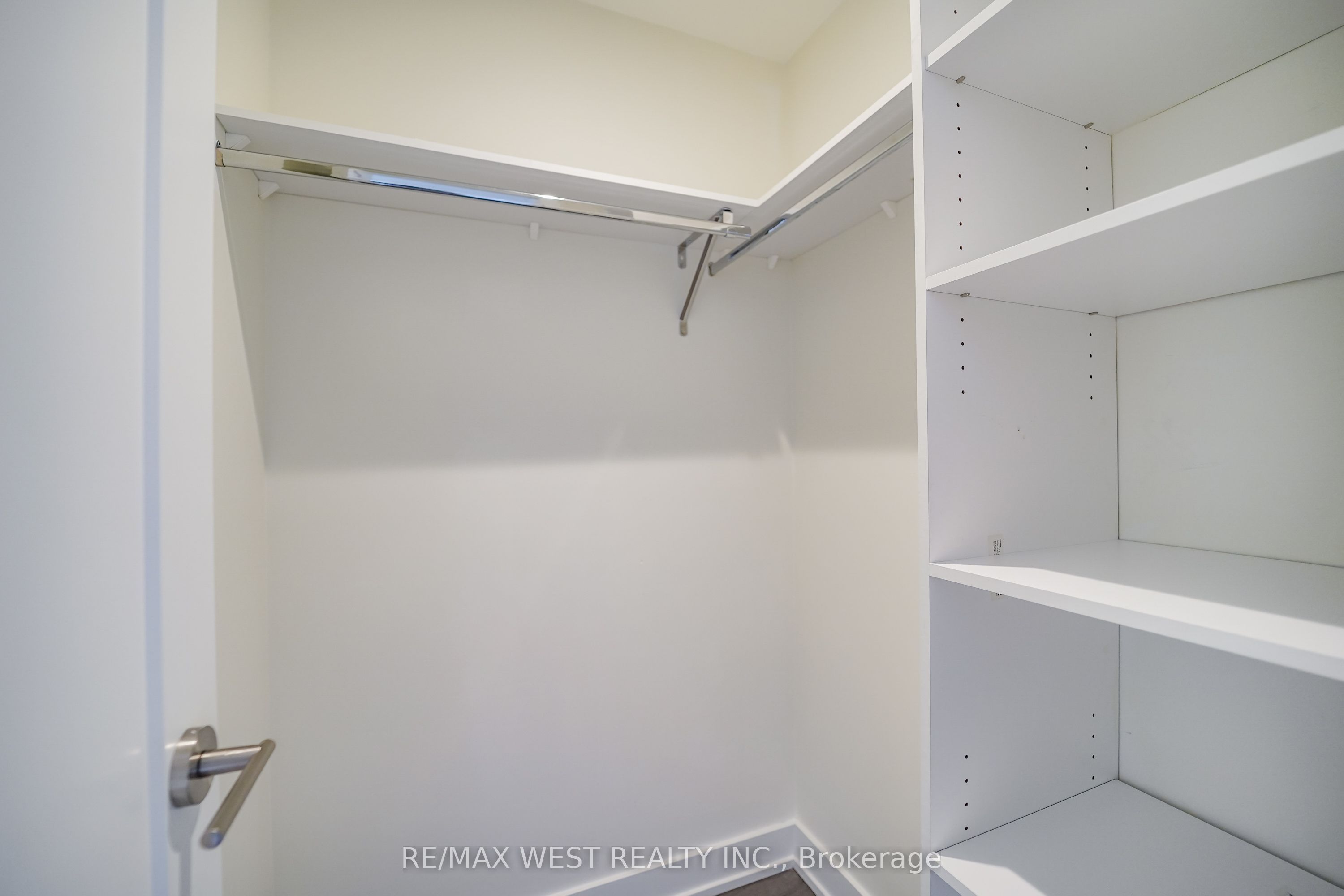 80 Vanauley Street 203