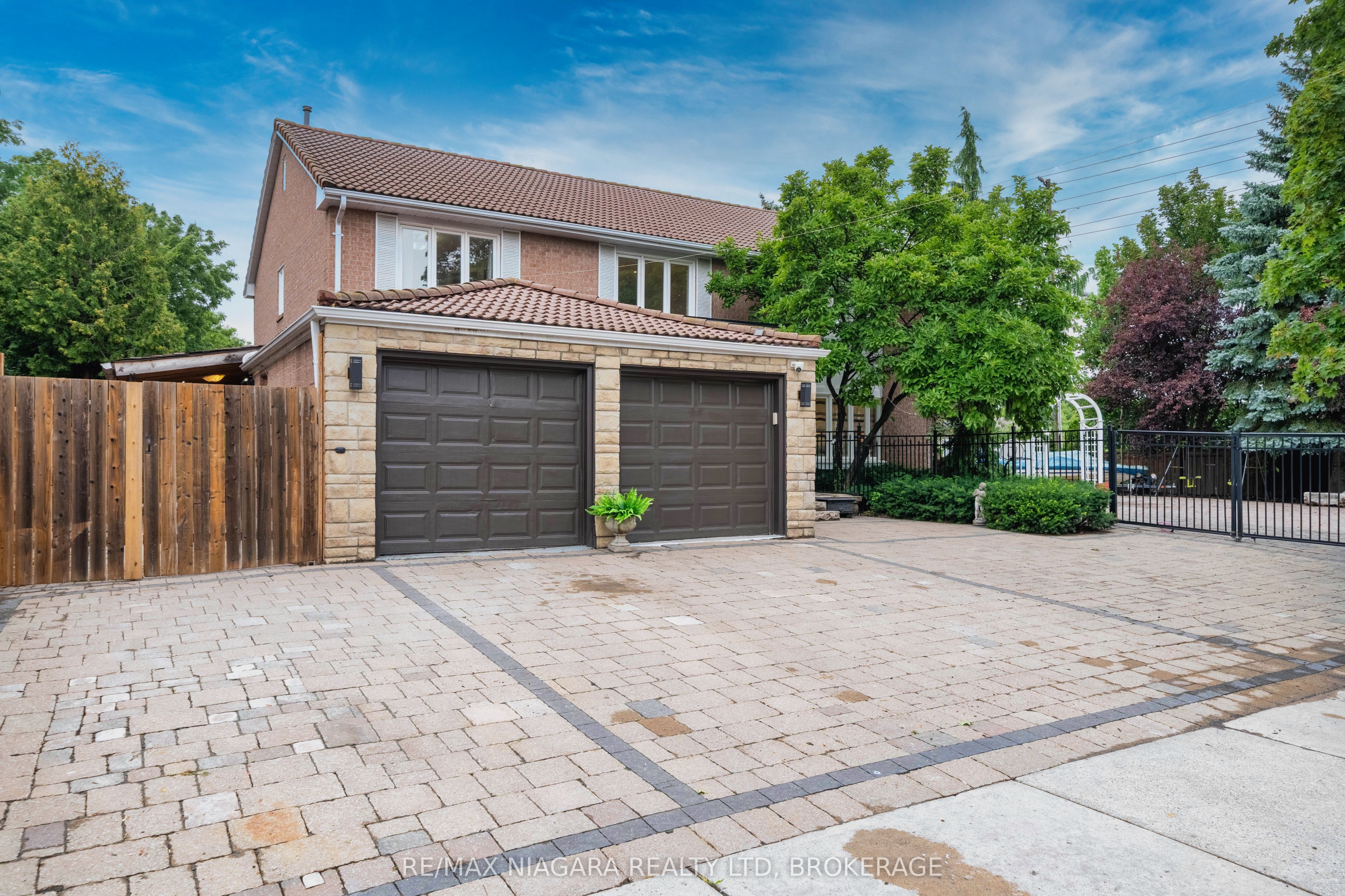 2 Aitken Circle