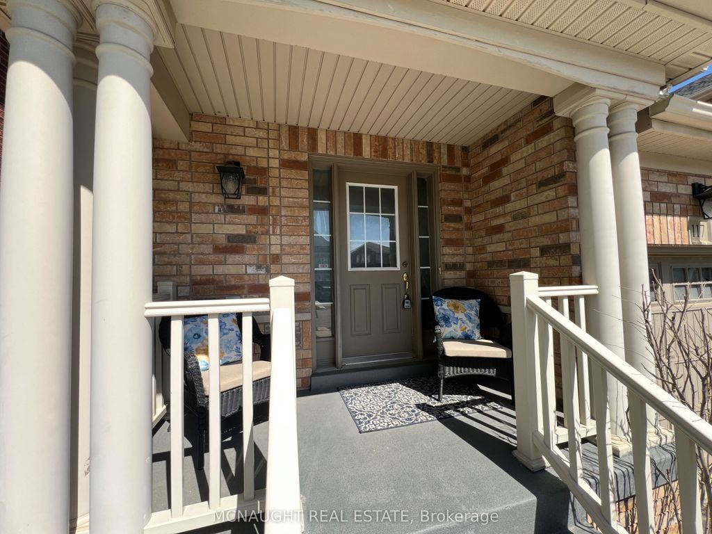Photo of 117 Crown Victoria Drive, Brampton, ON L7A 3X9 (MLS # W13524904)