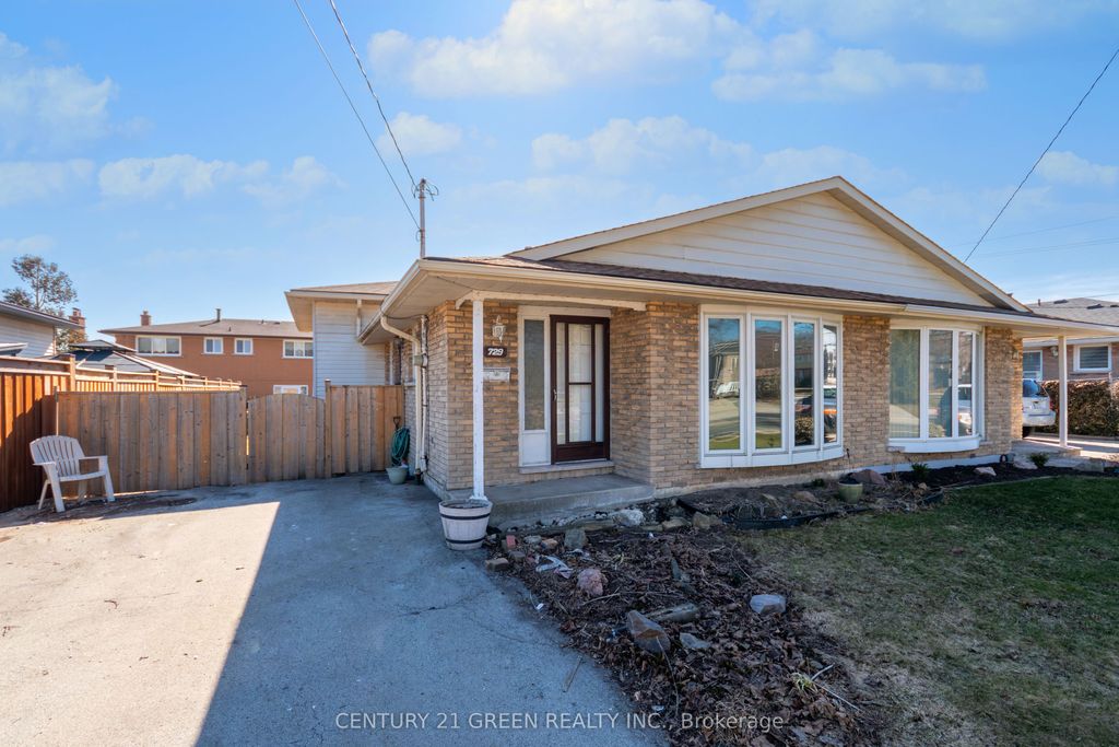 Photo of 729 West 5th Street, Hamilton, ON L9C 3R3 (MLS # X12937976)