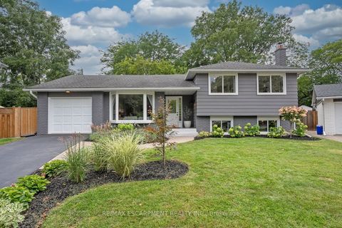 406 Oakwood Drive Burlington ON L7N 1X2