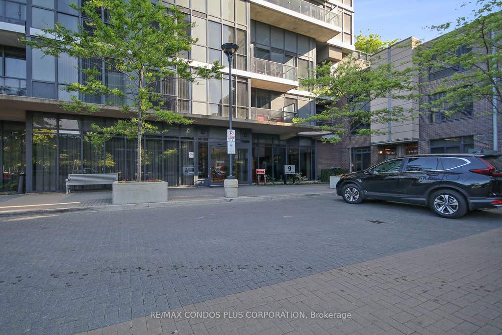 Photo of 9 Valhalla Inn Road #1802, Toronto, ON M9B 1S9 (MLS # W13568474)