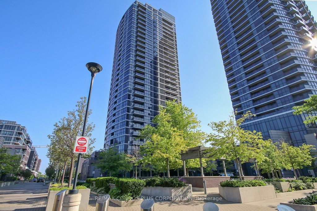 Photo of 9 Valhalla Inn Road #1802, Toronto, ON M9B 1S9 (MLS # W13568474)