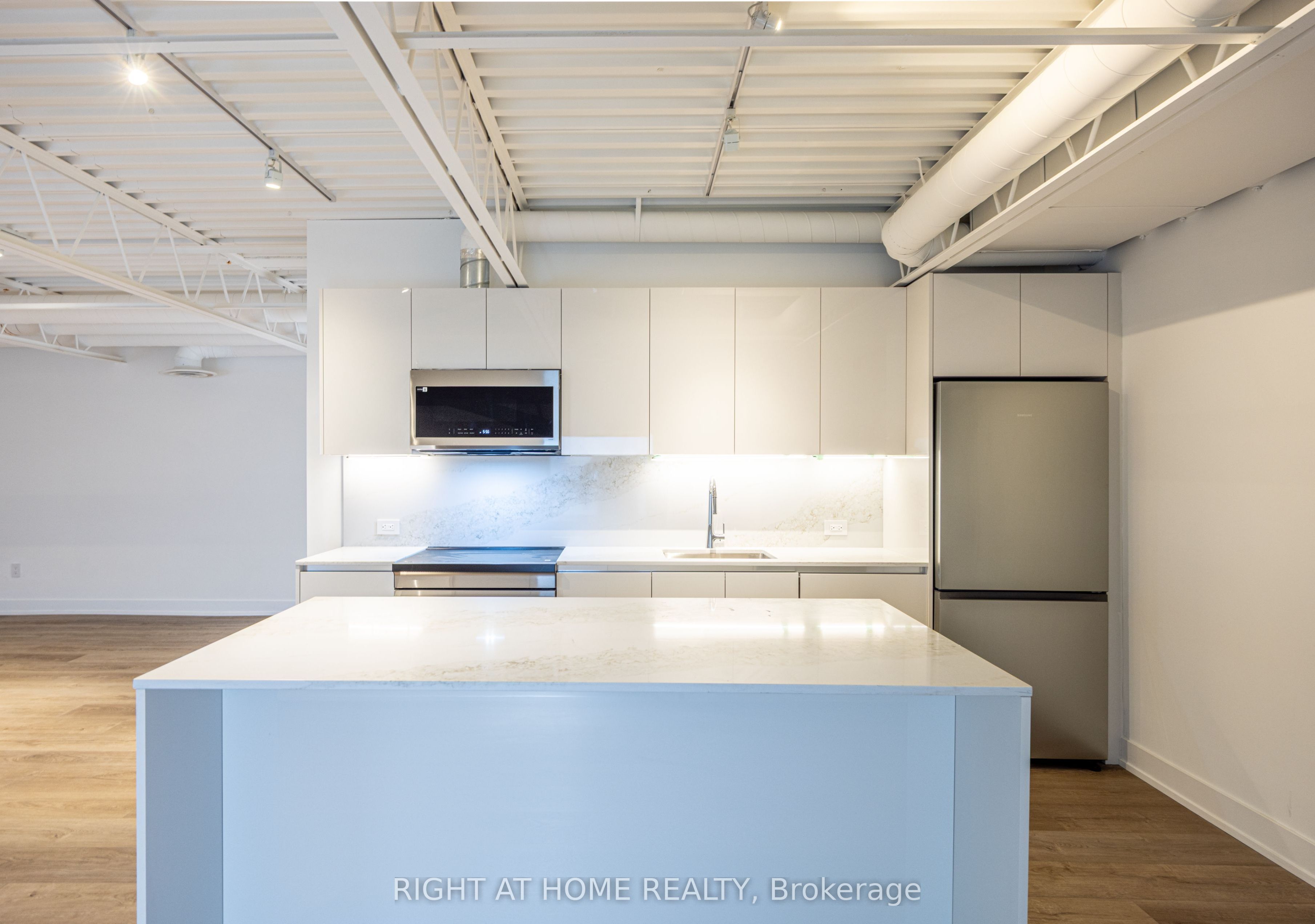 550 College Street 2R-2ND FLOOR REAR