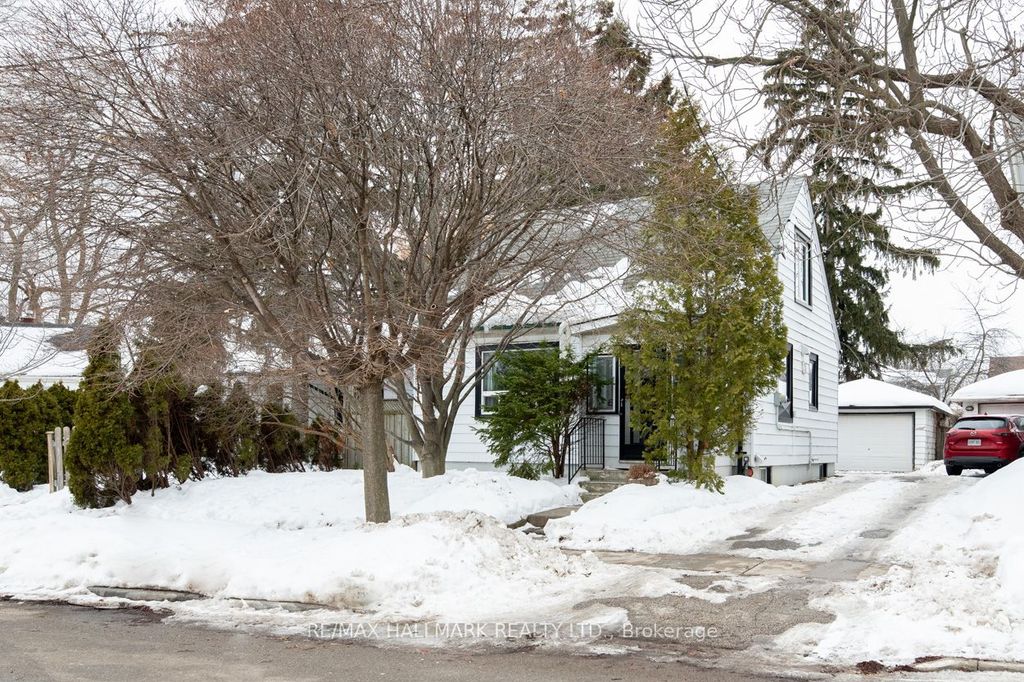 Photo of 6 Warvet Crescent, Toronto, ON M4B 1P3 (MLS # E12792224)