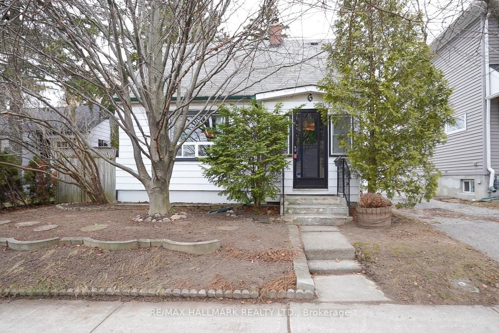 Photo of 6 Warvet Crescent, Toronto, ON M4B 1P3 (MLS # E12792224)