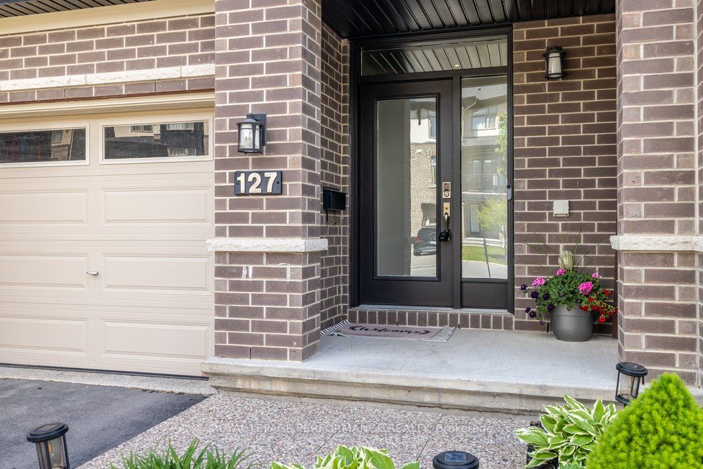 Photo of 127 Wild Calla Way, Orleans - Convent Glen and Area, ON K1W 0K4 (MLS # X13214096)