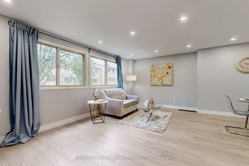 Photo of 10 Townsend Road, Toronto, ON M2H 2T2 (MLS # C12689984)