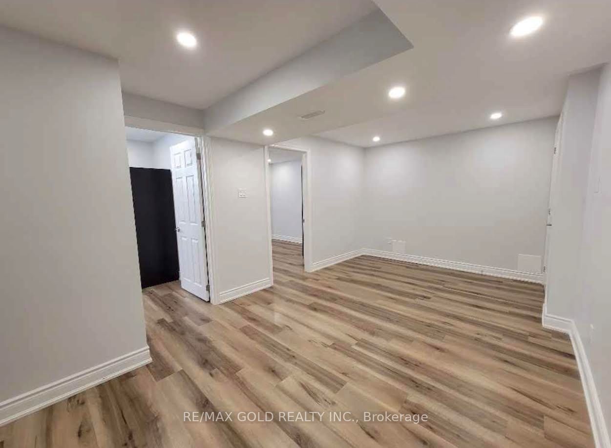 1466 FARMSTEAD Drive