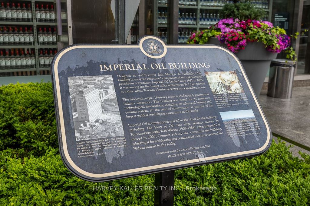 Photo of 111 St Clair Avenue W #1013, Toronto, ON M4V 1N5 (MLS # C12392348)
